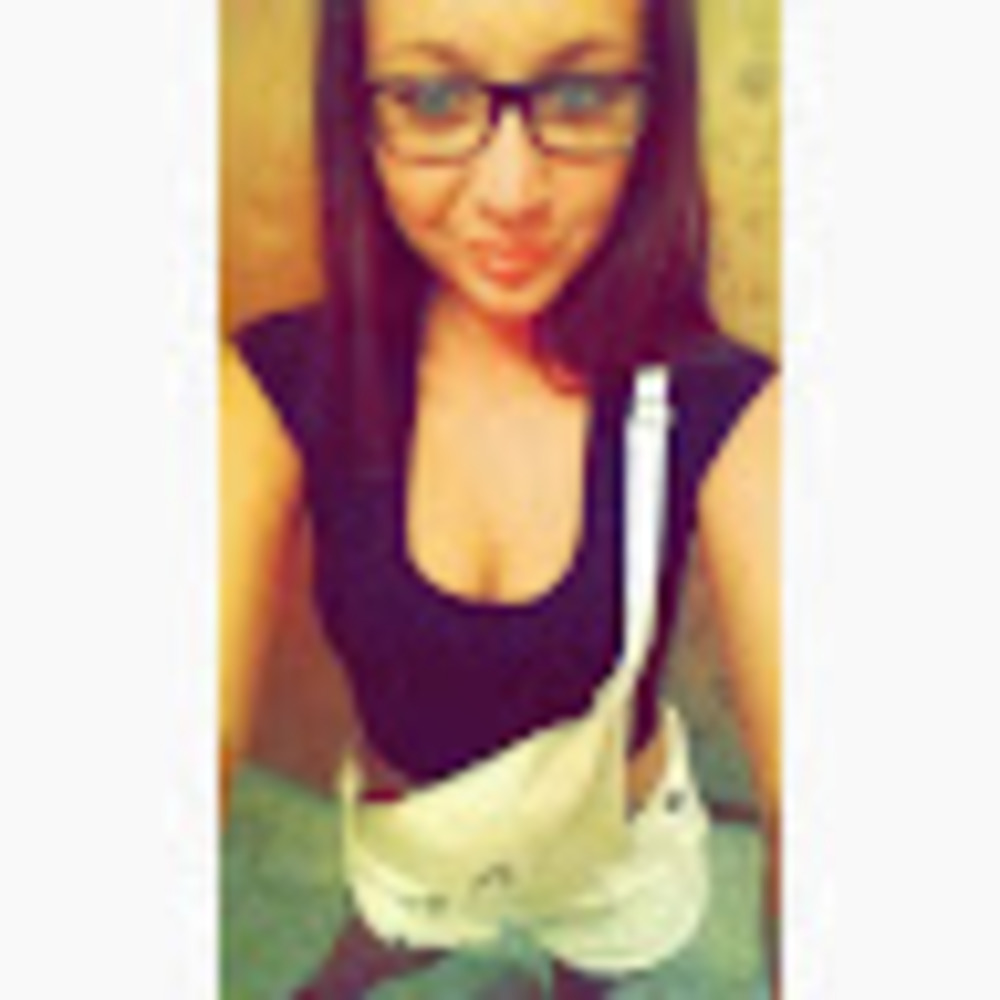Meet your Posher, Alyssa